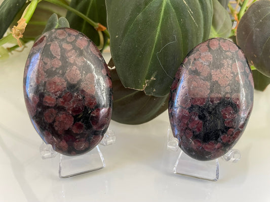 Garnet Palmstone